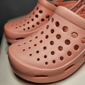 NWT JOYBEES ACTIVE ADULT CLOGS Size 5